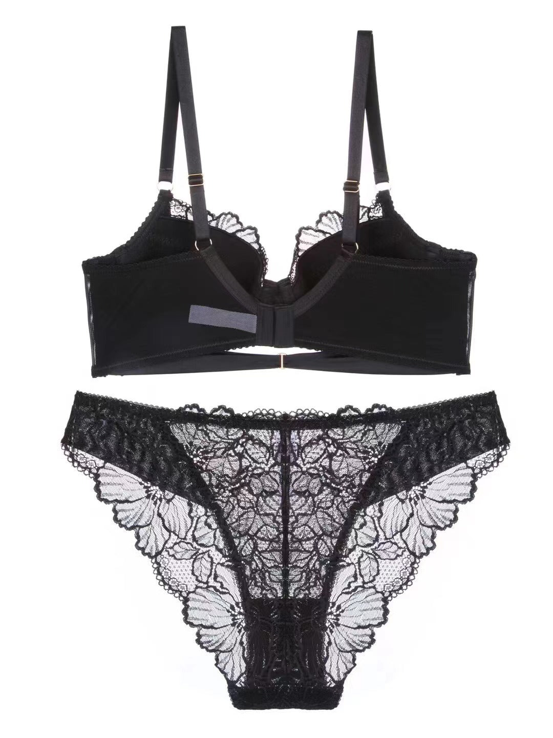 Michelle, 38B / XL