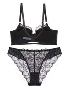 Michelle, 38B / XL