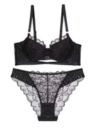 Michelle, 38B / XL